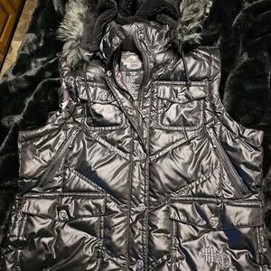 Harley Davidson Womens Puff Vest with removable hood. Sz S